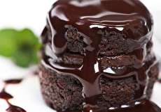 طرز تهیه شکلات صبحانه با نشاسته و پودر کاکائو (۳ روش)