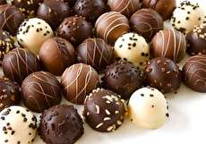 طرز تهیه ترافل شکلاتی با کیک