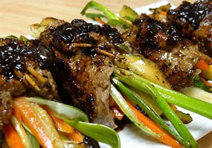 طرز تهیه رل استیک با سس بالزامیک طرز تهیه رل استیک با سس بالزامیک