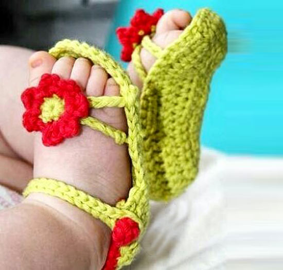 عکس کفش بافتنی بندی دخترانه عکس کفش بافتنی بندی دخترانه