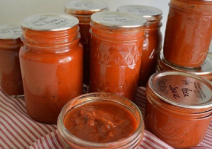 طرز تهیه سس مخصوص پیتزا و طریقه کنسرو کردن آن