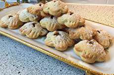 طرز تهیه شيرينى مغزدار خرمایی