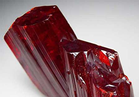 سنگ یاقوت و خواص درمانی و معنوی بینظیر آن
