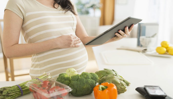 تاثیر روزه بر جنین - تغذیه مادر باردار