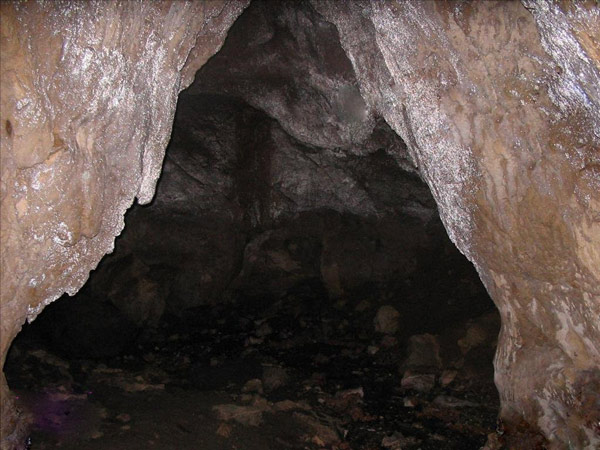 غار آوایشو گیلان، زیبا، جذاب و شگفت انگیز