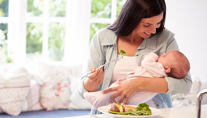 اهمیت تغذیه مادر در دوران شیردهی