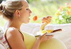 تغذیه در بارداری برای زیبایی کودک