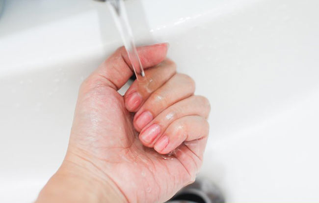 عکس روش صحیح آماده کردن مواد غذایی - شستن دست