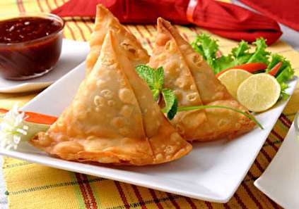 طرز تهیه سمبوسه سیب زمینی + ویدیو آموزش پیچیدن سمبوسه (سنبوسه)
