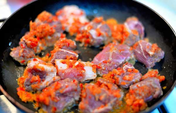پختن گوشت برای اسکندر کباب