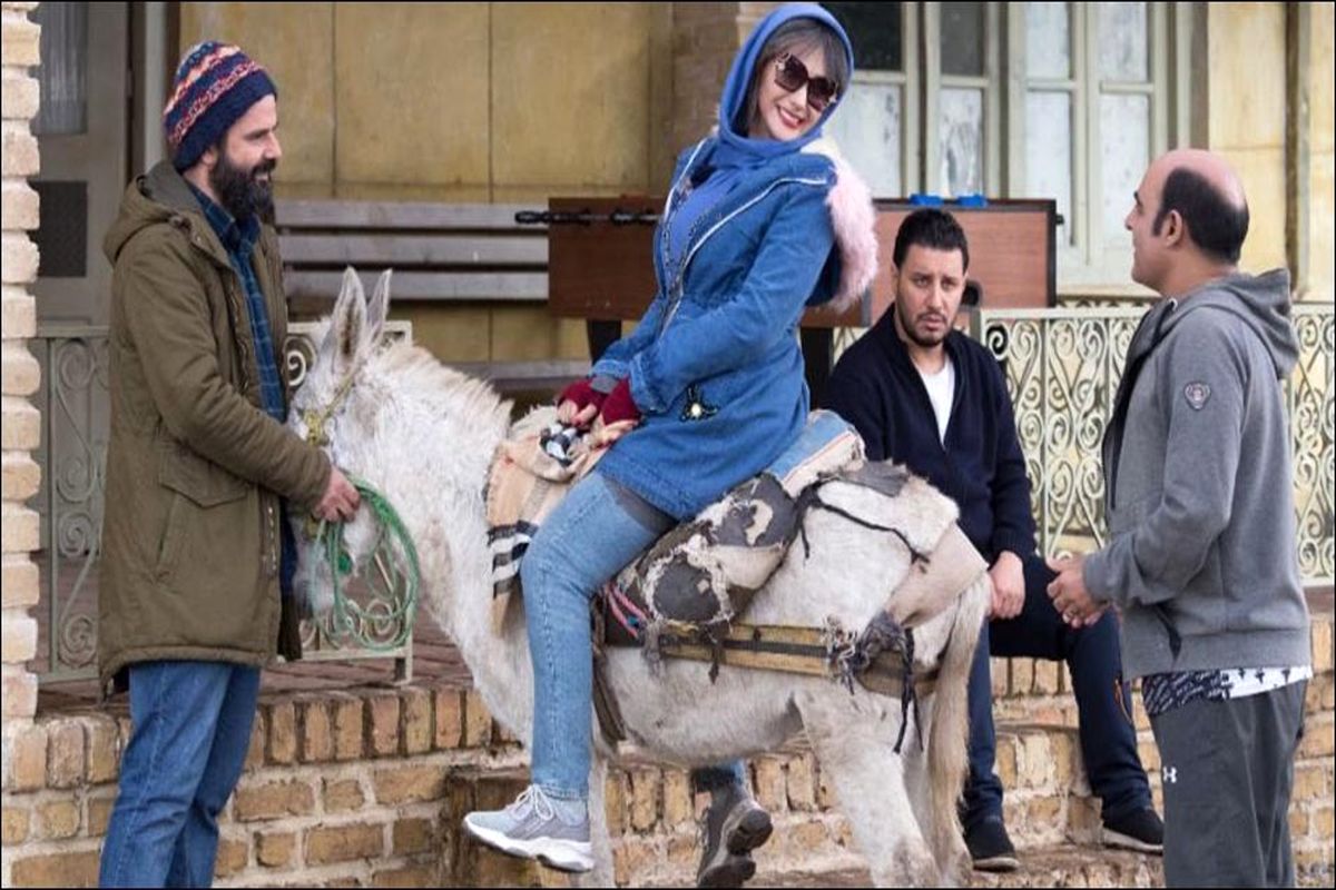 جواد عزتی در جهان با من برقص