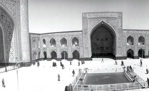 مسجد پیرزن در صحن امام رضا