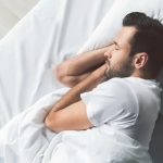 به پهلو بخوابید تا از شر آلزایمر و پارکینسون در امان باشید
