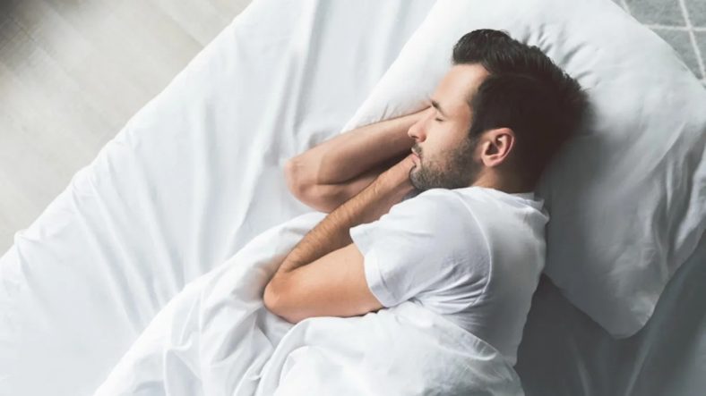 به پهلو بخوابید تا از شر آلزایمر و پارکینسون در امان باشید