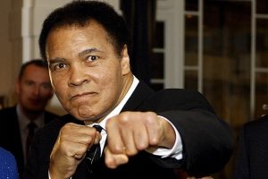 چای و قلیان رایگان در صورت برنده شدن محمدعلی کلی