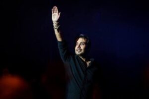 محسن چاوشی در کنسرت مهدی یراحی