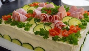 طرز تهیه کیک مرغ و گردو