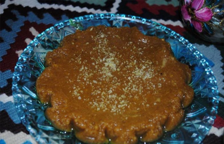 طرز تهیه حلوا با شیره خرما