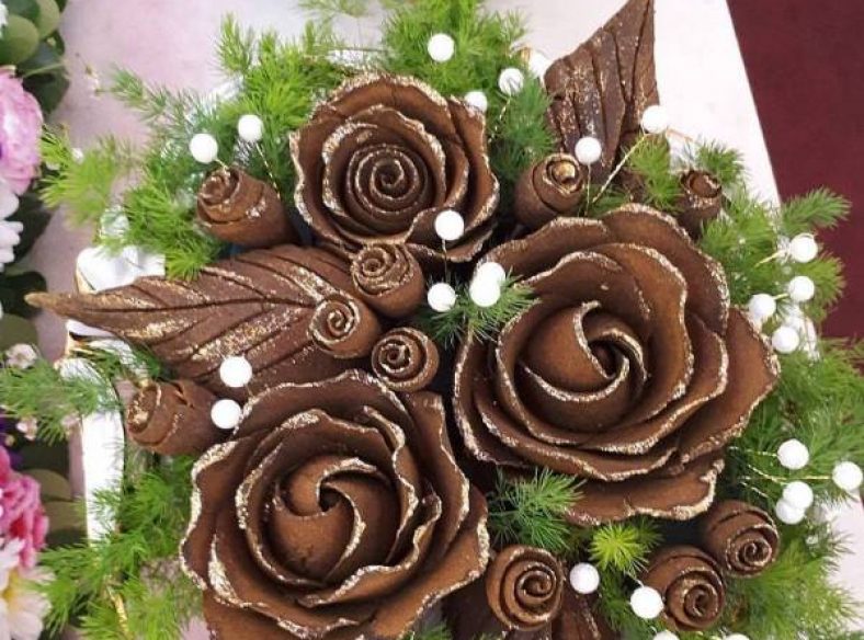 تزیین حنا به شکل گل رز