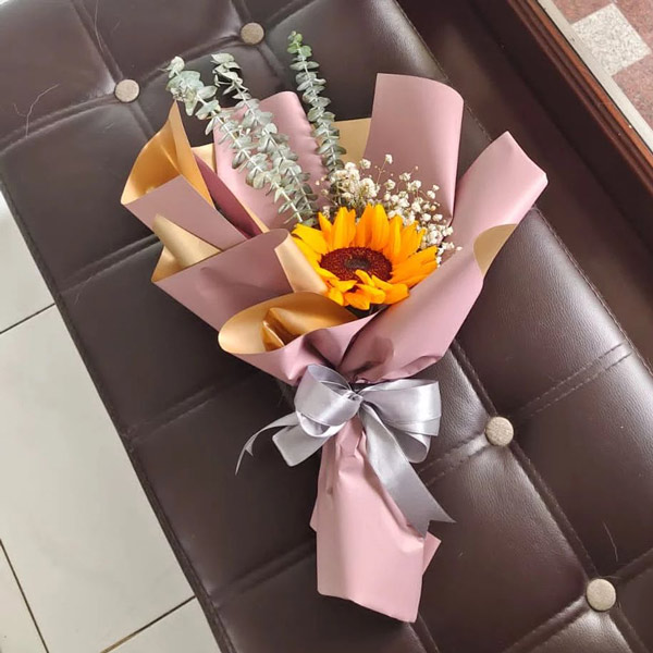 تزیین دسته گل روز عشق