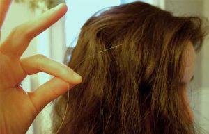 هلیله سیاه و سفیدی مو