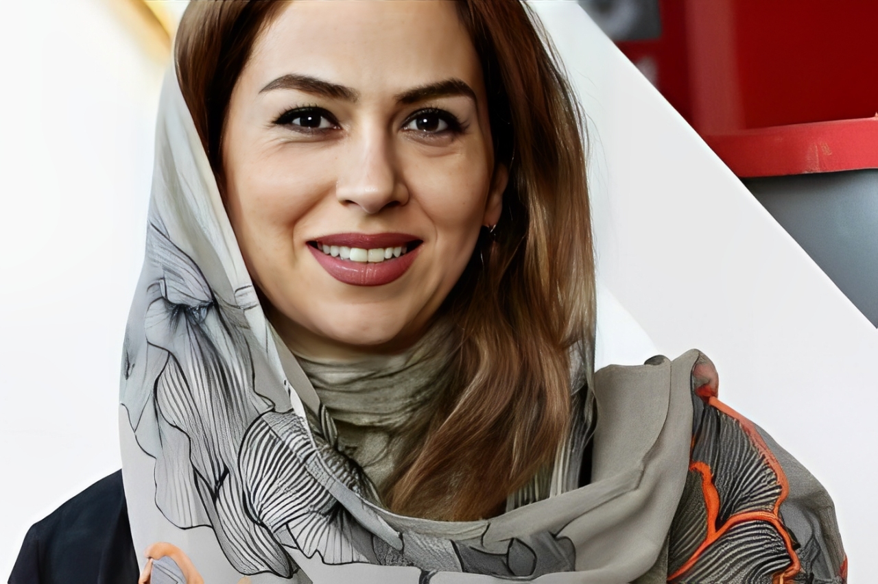 بیوگرافی تینا پاکروان