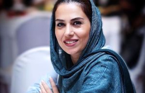 تینا پاکروان کارگردان