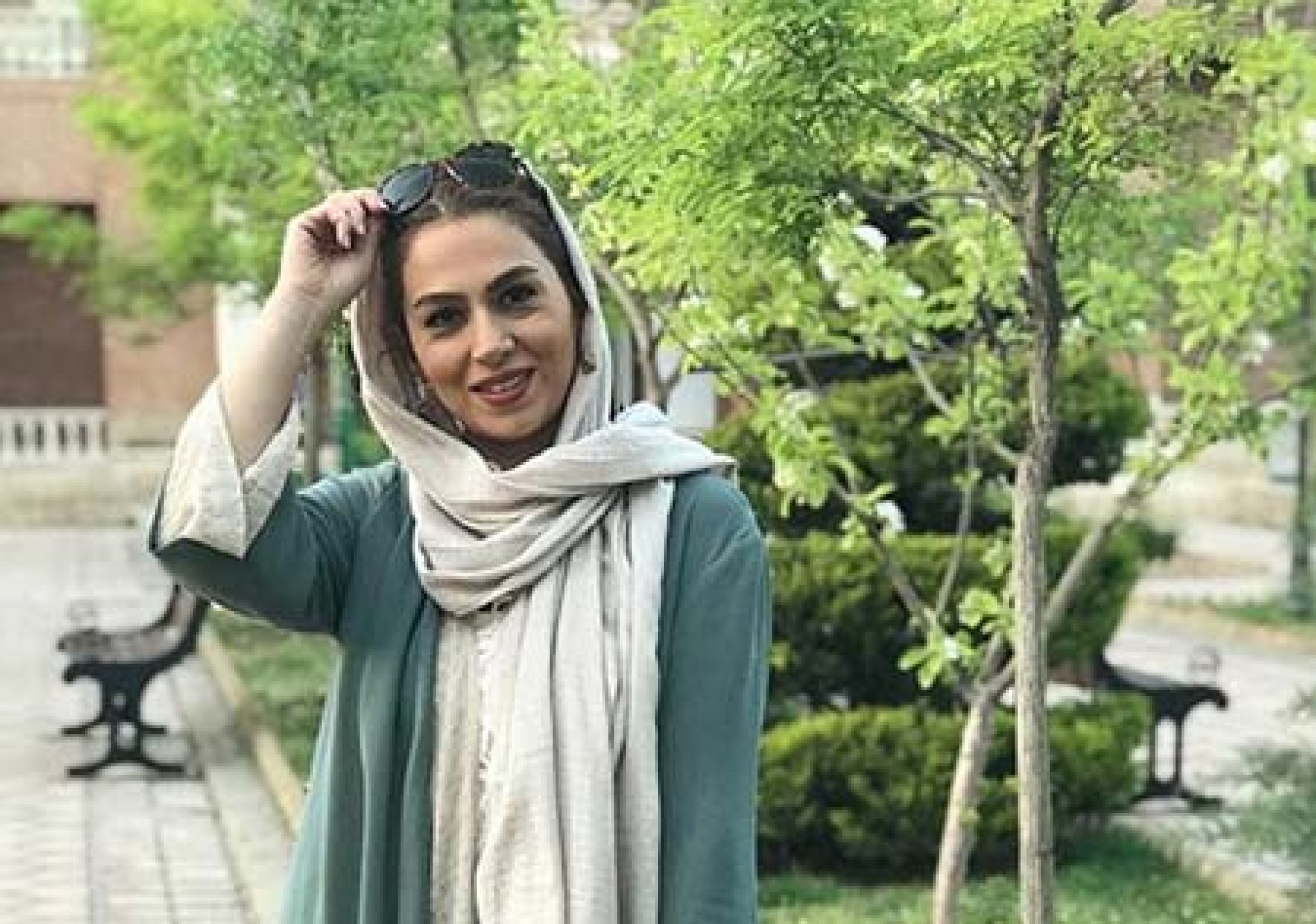 بیوگرافی تینا پاکروان کارگردان، تهیه کننده و بازیگر ایرانی - ستاره