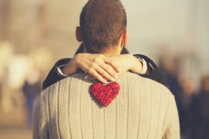 چه کار کنم که همسرم بیشتربه من توجه کند تا به فرزندانم