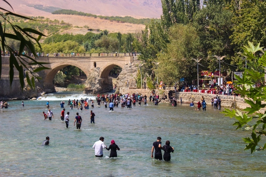 پل زمانخان در تابستان