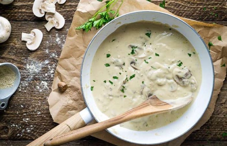 طرز تهیه سوپ قارچ با سس سفید