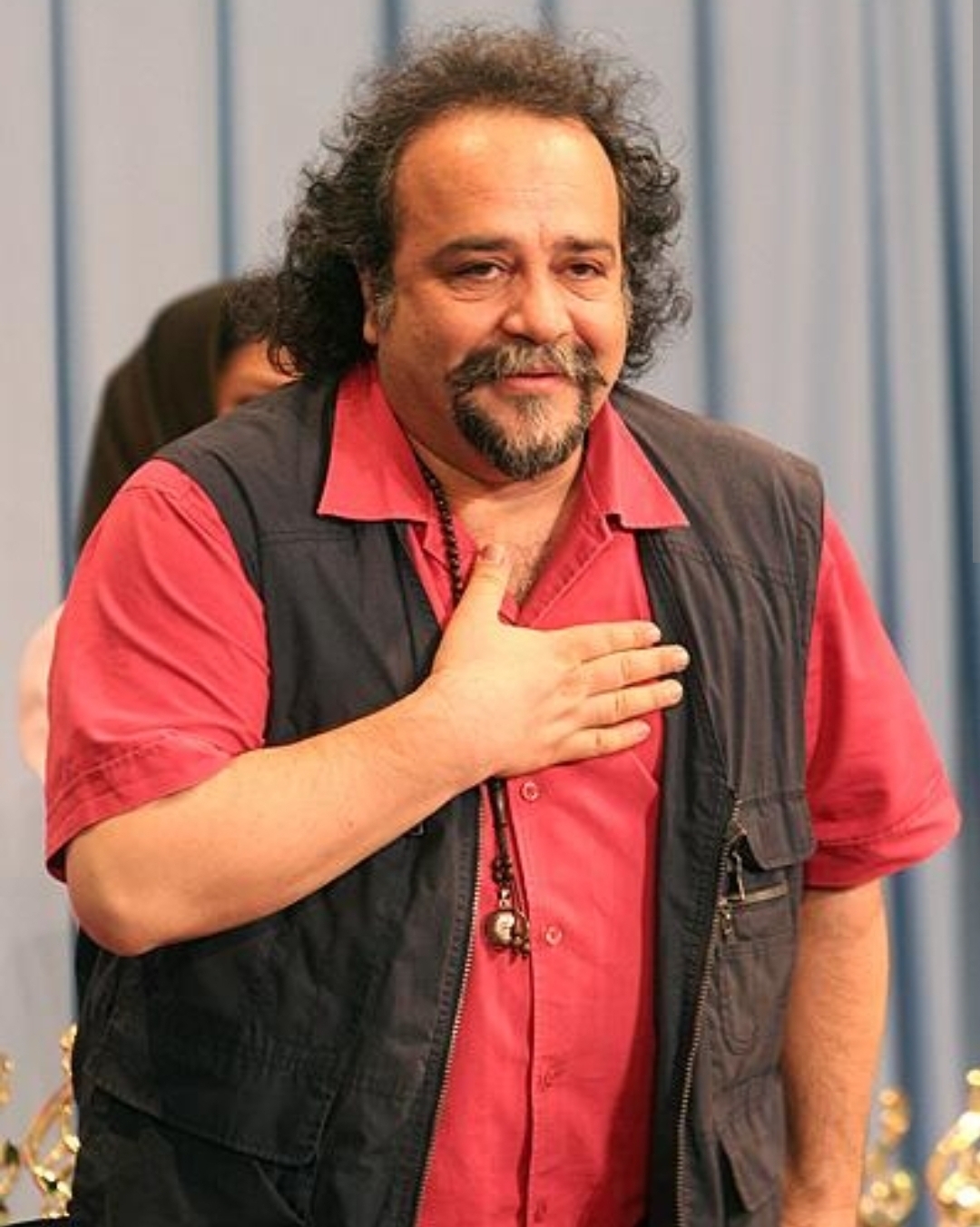 شریفی نیا در همسایه ها