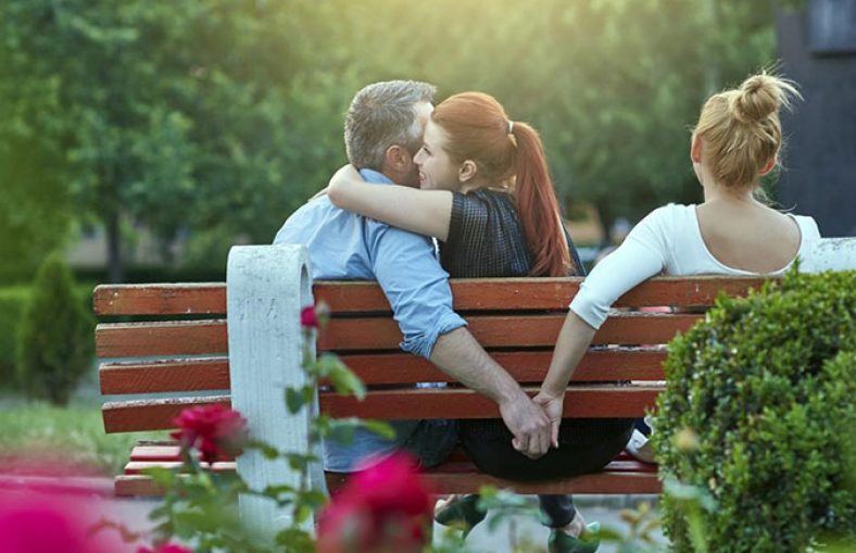ازدواج نمی کنم چون به روابط شوهرم شک دارم