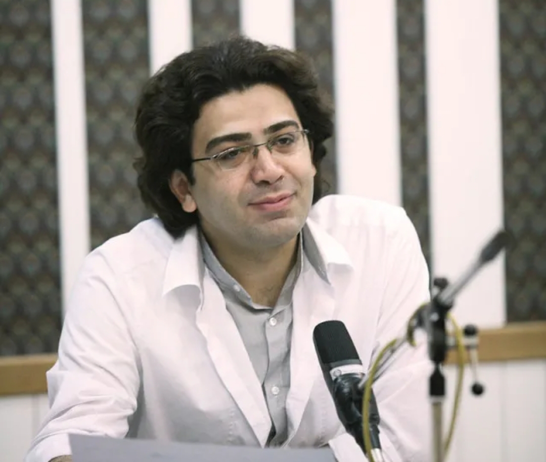 گویندگی فرزاد حسنی