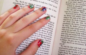 طراحی ناخن با کاغذ کادو