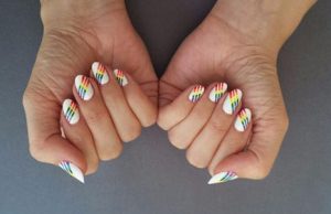 ناخن رنگین کمانی