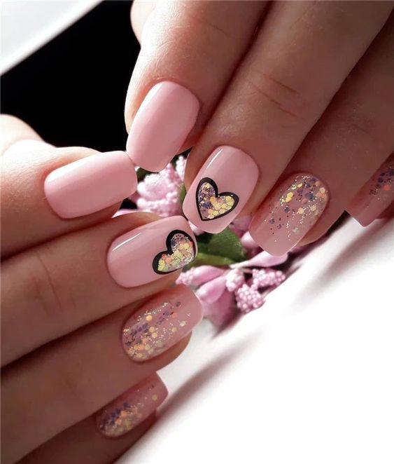 طراحی ناخن روز عشق صورتی ملیح