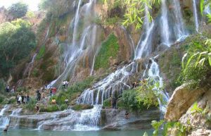 آبشار آب سفید