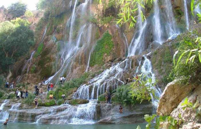 آبشار آب سفید