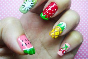 طراحی ناخن میوه‌ ای