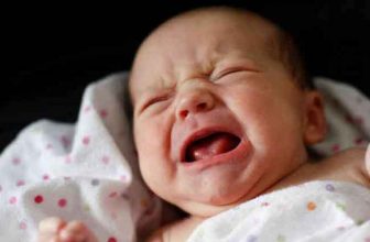 گریه ناگهانی نوزاد در خواب