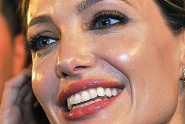 ماندگاری آرایش صورت