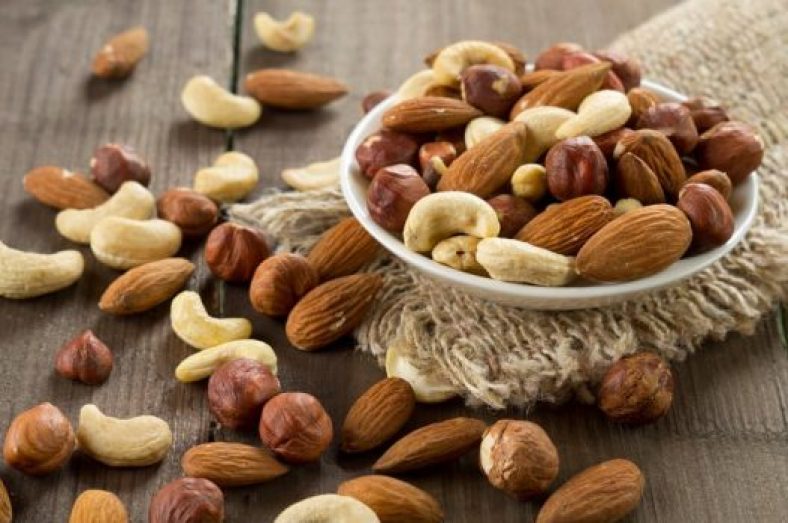 طرز تهیه آجیل خانگی