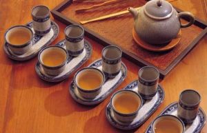 طرز تهیه دمنوش لیمو عمانی