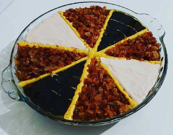 تزیین آش رشته با پیاز داغ مجلسی و نعنا داغ