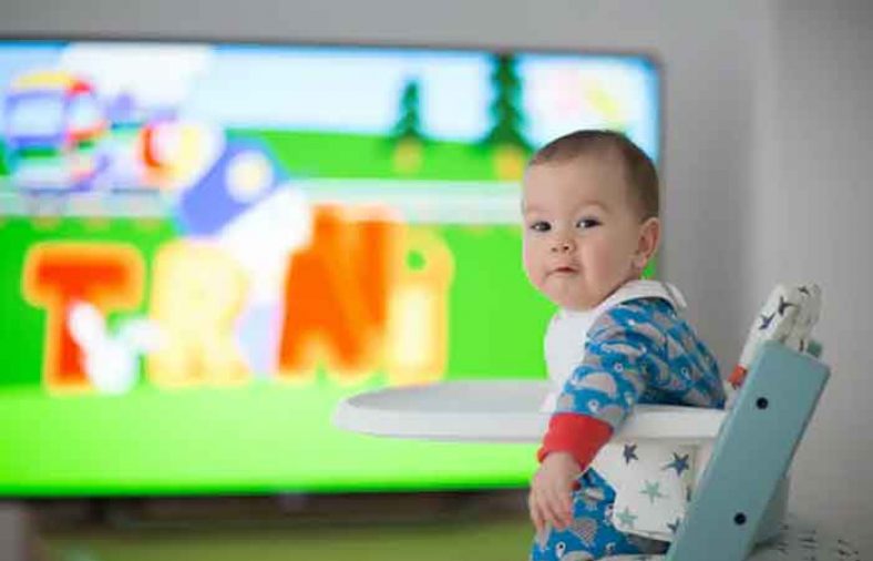 تماشای تلویزیون برای نوزادان