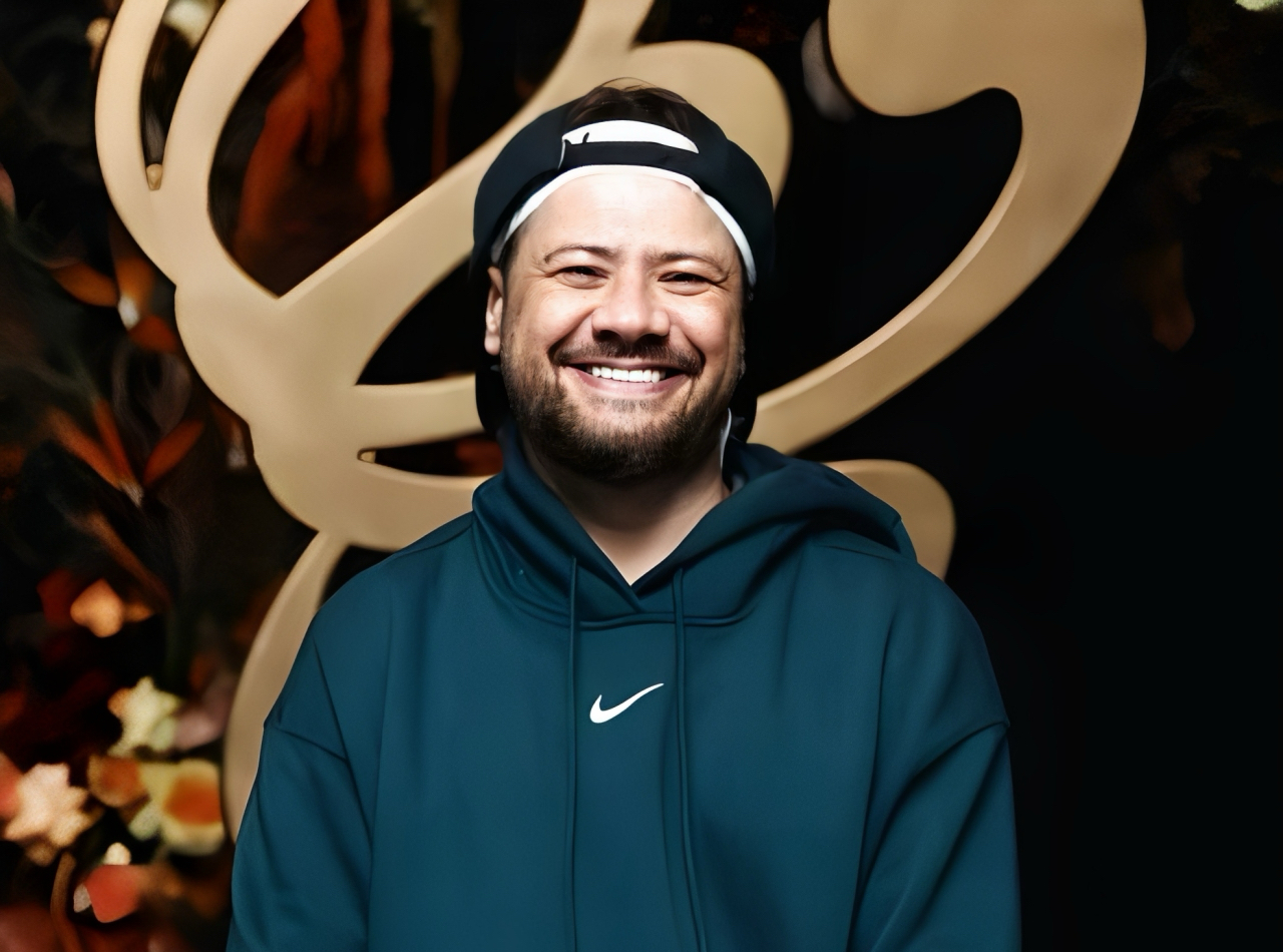 علی صادقی بیوگرافی⁩