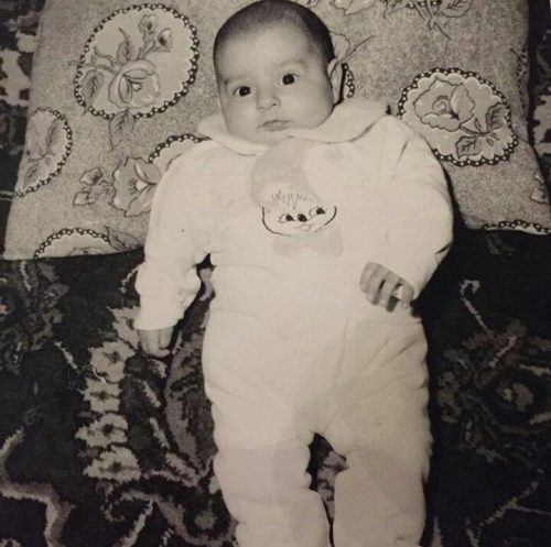 کودکی مرجانه گلچین