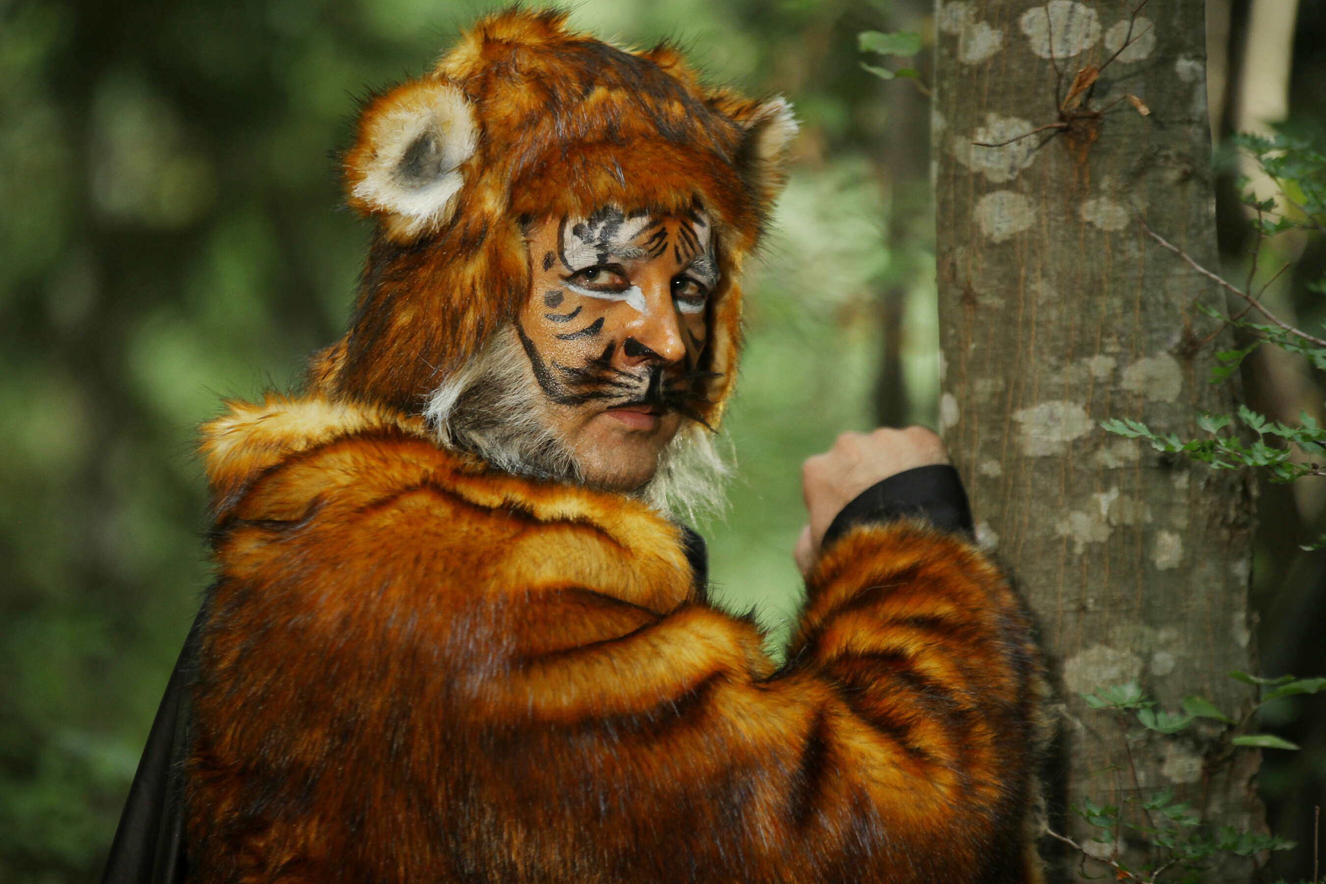 حسام نواب صفوی در آهوی پیشونی سفید