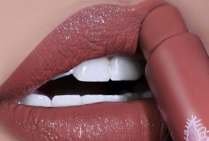 رژ لب زدن صحیح